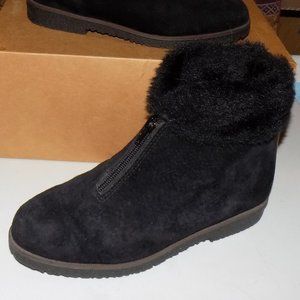 Sorel Suede/ faux fur cuffed boots US 7 made in Canada